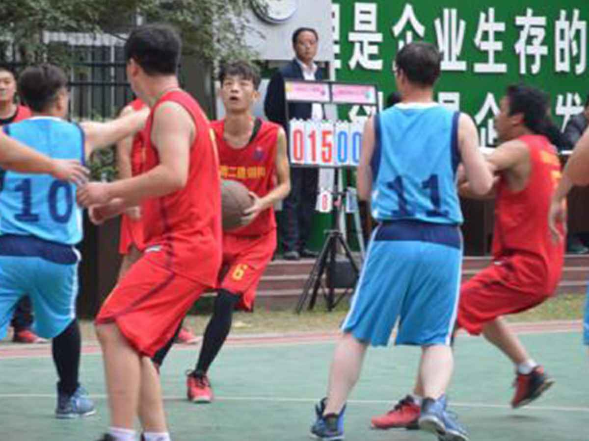 参加米兰网页版-米兰MiLan(中国)“奋进杯”男子篮球赛